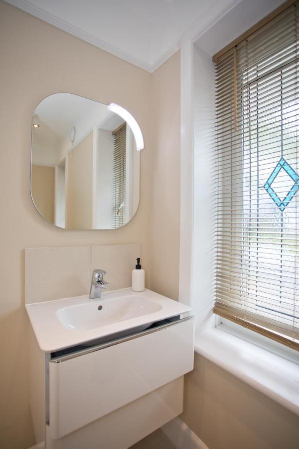 Beach Apartment In Sandbanks Poole Extérieur photo
