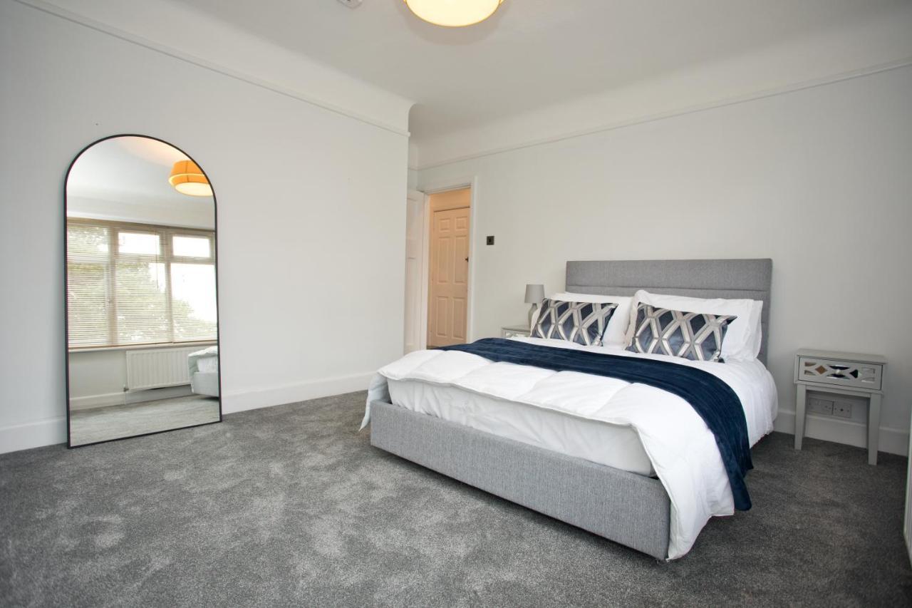 Beach Apartment In Sandbanks Poole Extérieur photo
